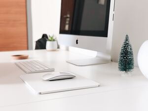 Weihnachtszauber im Büro: Wie agile Methoden den Feierlichkeiten einen neuen Dreh verleihen